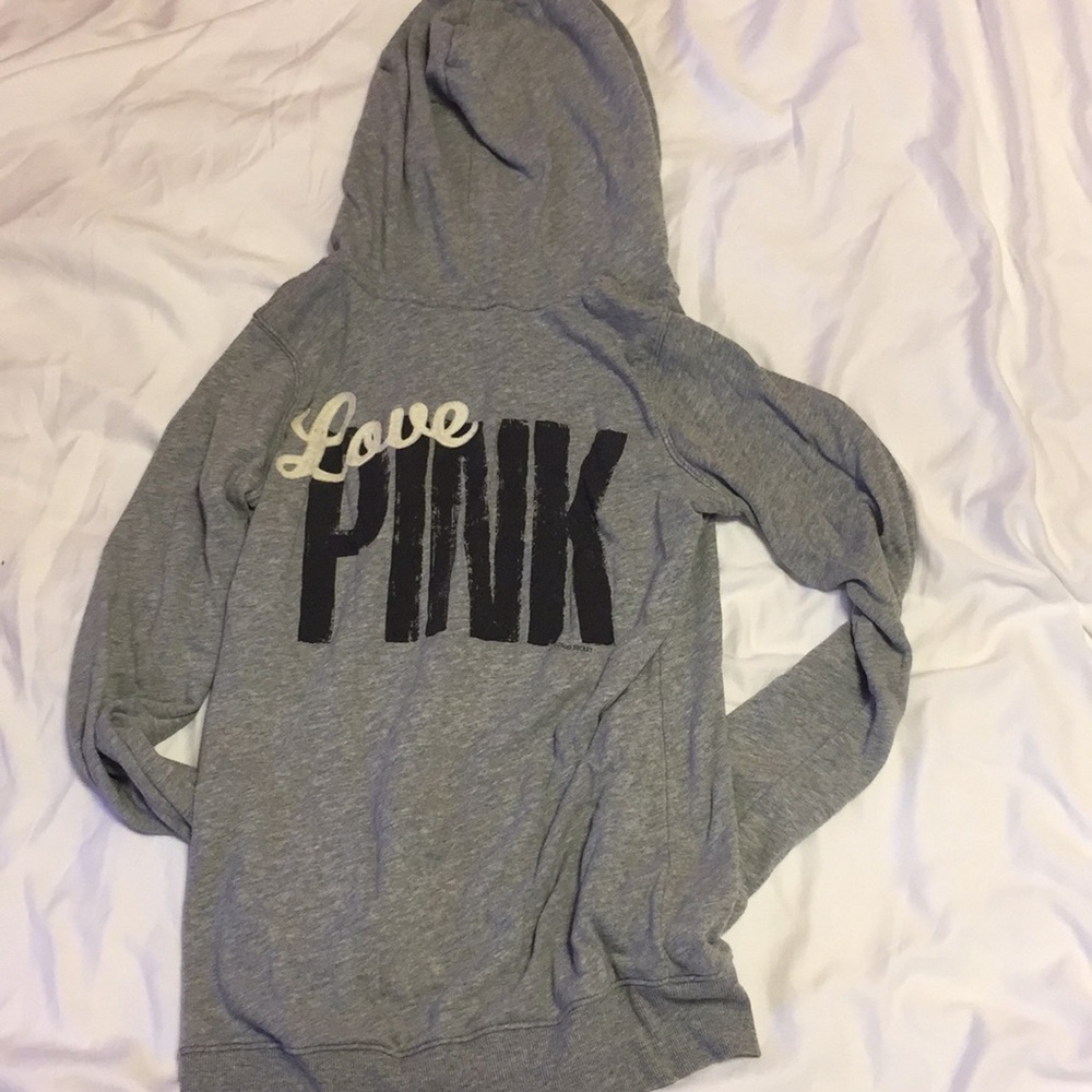 V neck pull over